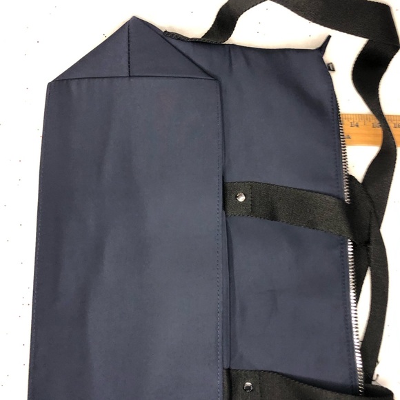 NWT Coach Travel / Weekender Duffle Bag Zippered- Navy Bluer - Picture 4 of 11